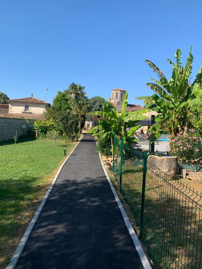 Jardin D'Arcy - Chambres D'Hotes Avec Piscine Et Spa Bois Esterno foto
