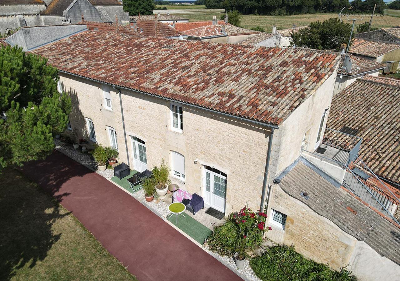 Jardin D'Arcy - Chambres D'Hotes Avec Piscine Et Spa Bois Esterno foto