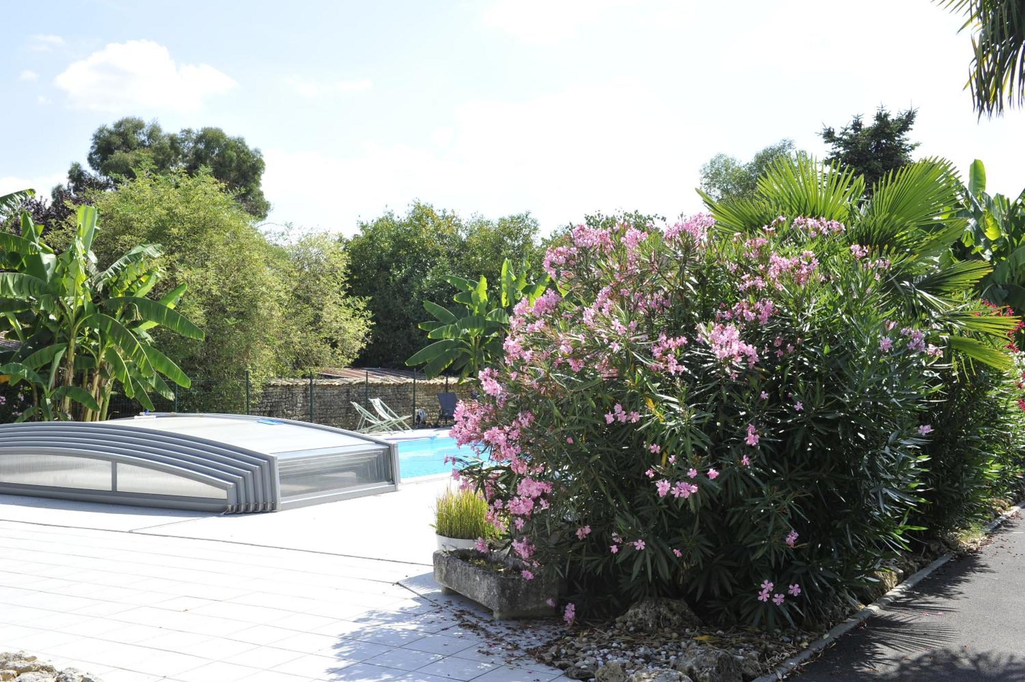 Jardin D'Arcy - Chambres D'Hotes Avec Piscine Et Spa Bois Esterno foto