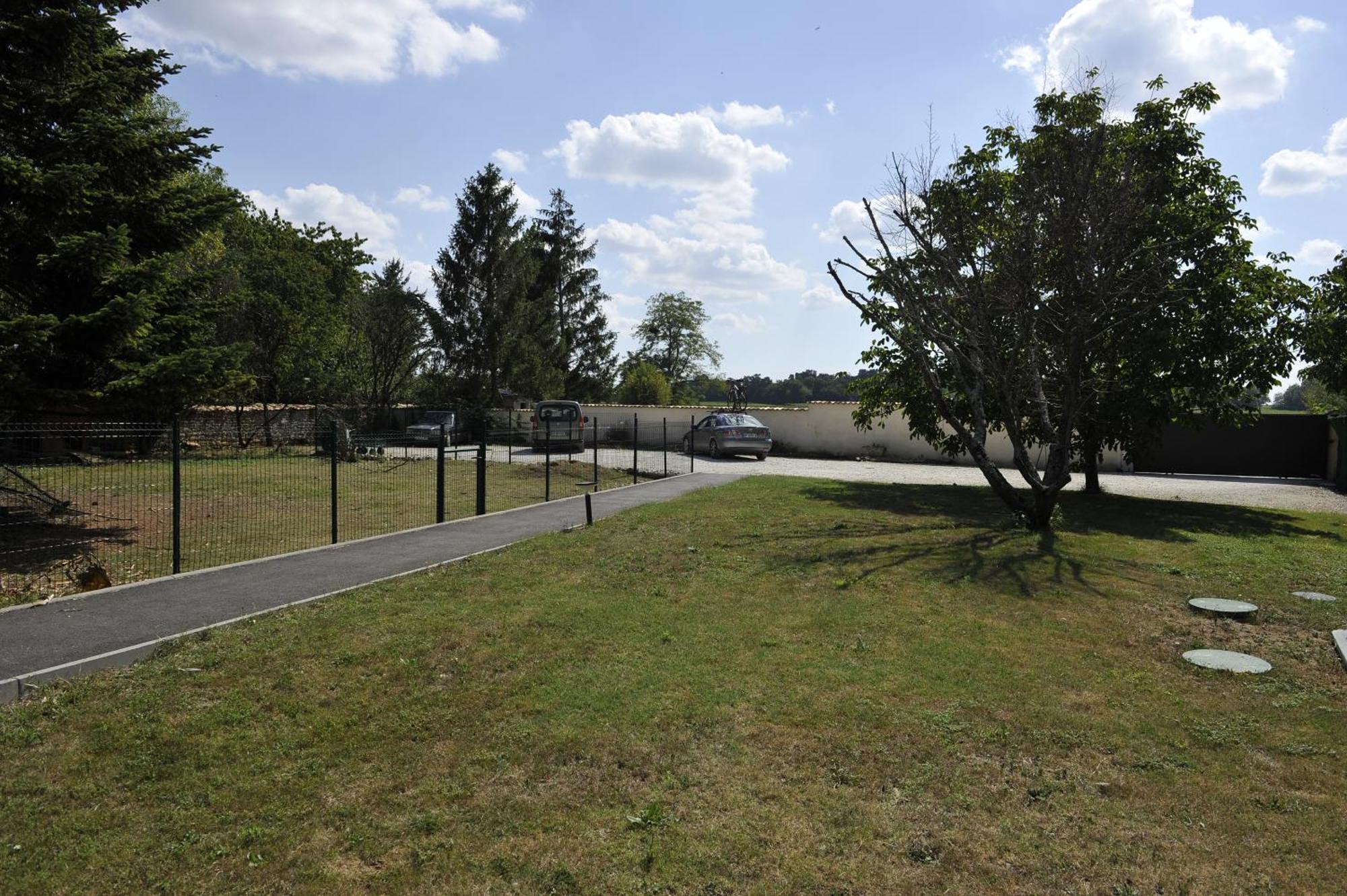 Jardin D'Arcy - Chambres D'Hotes Avec Piscine Et Spa Bois Esterno foto