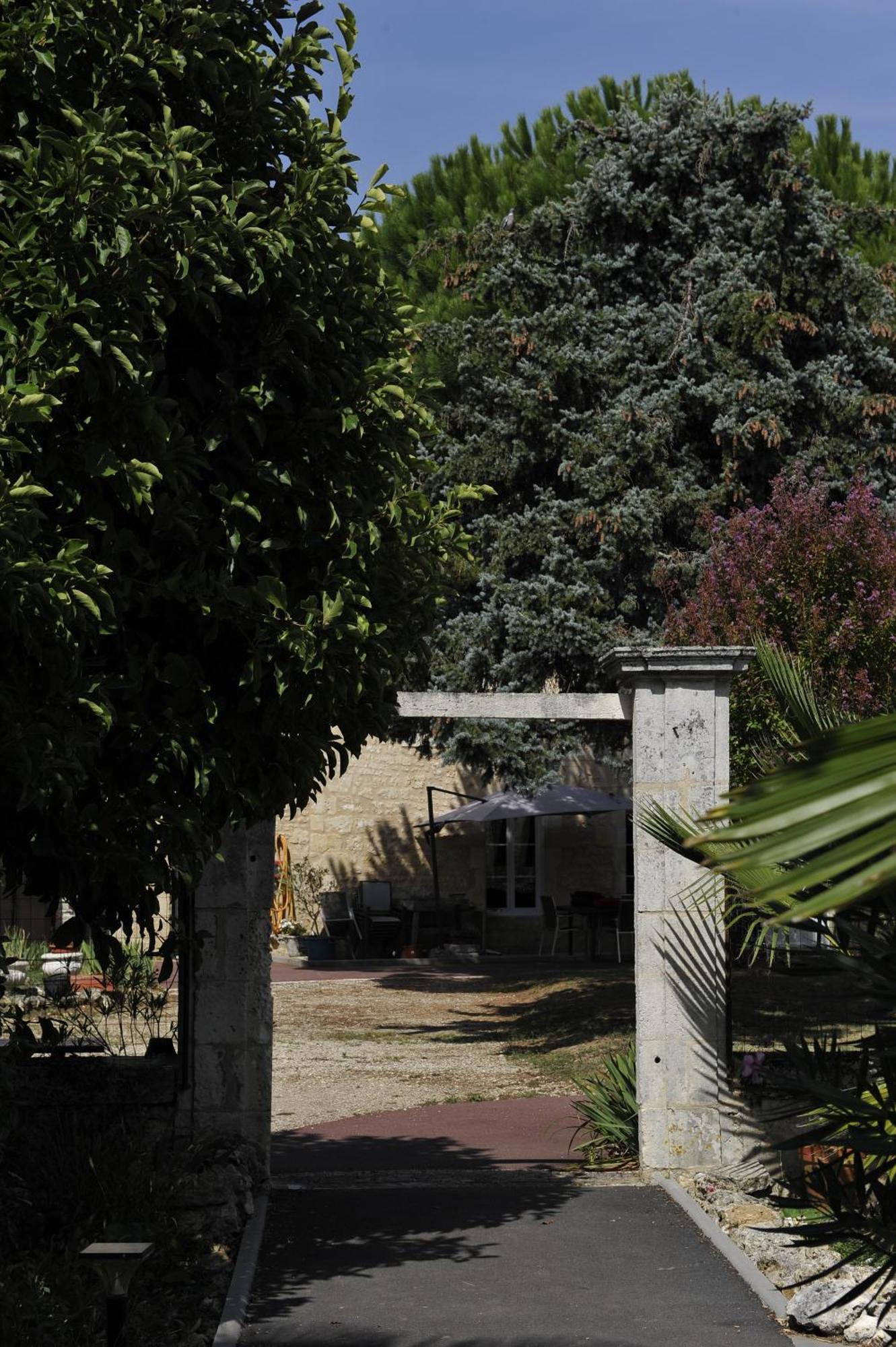 Jardin D'Arcy - Chambres D'Hotes Avec Piscine Et Spa Bois Esterno foto